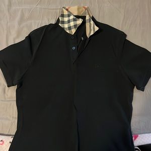 Burberry tshirt black size medium